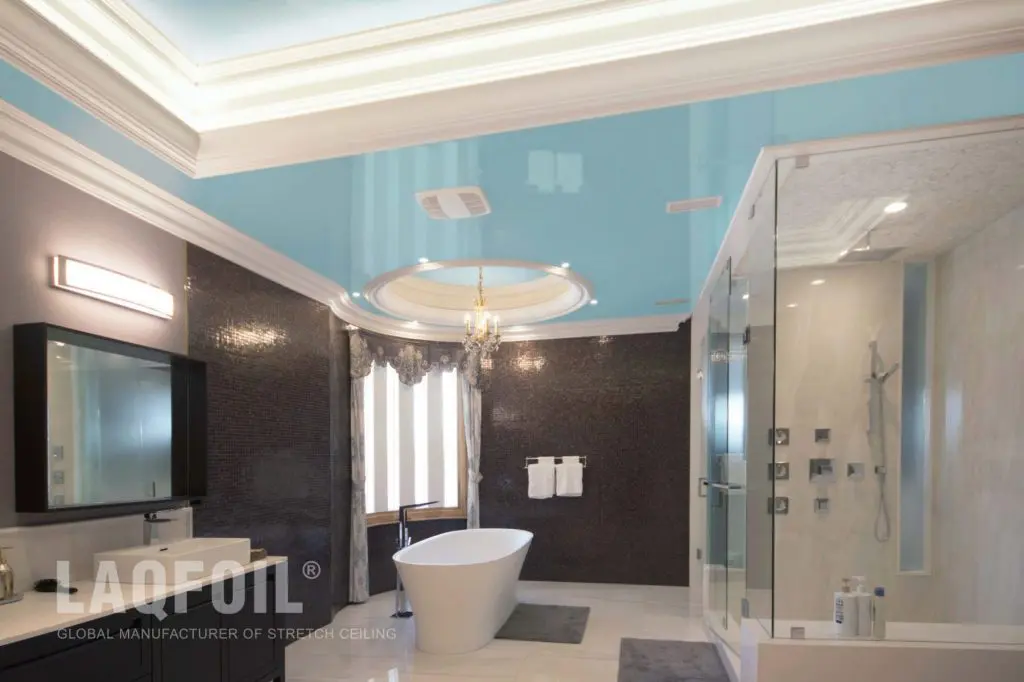 classic bathroom with blue reflective stretch ceiling